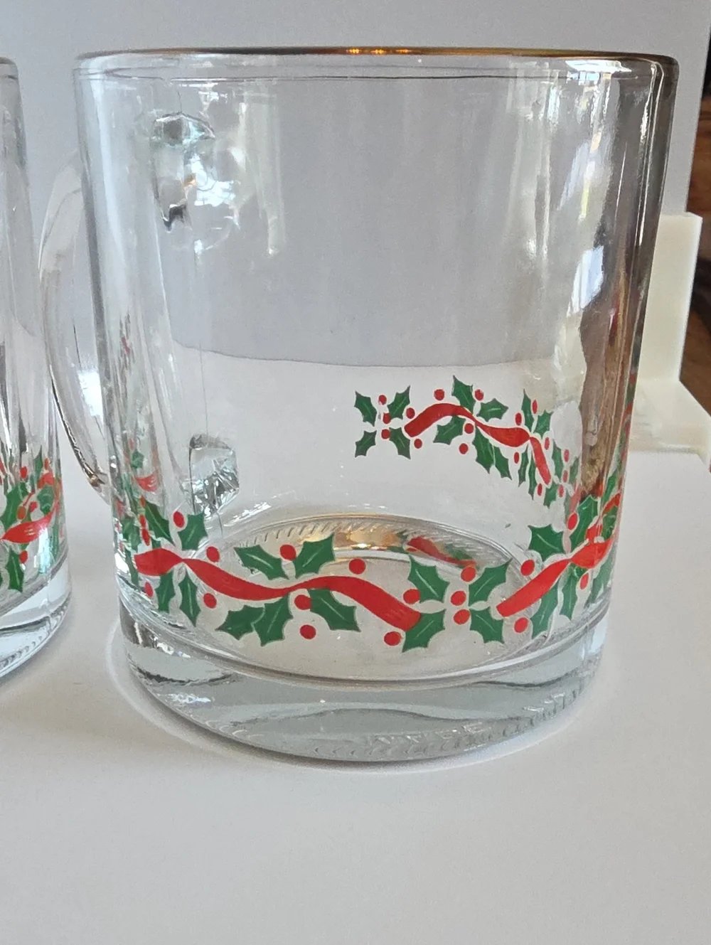 Vintage 1980's Libbey Christmas Holly & Ribbon Glass Mugs Gold Rims Set Of 2